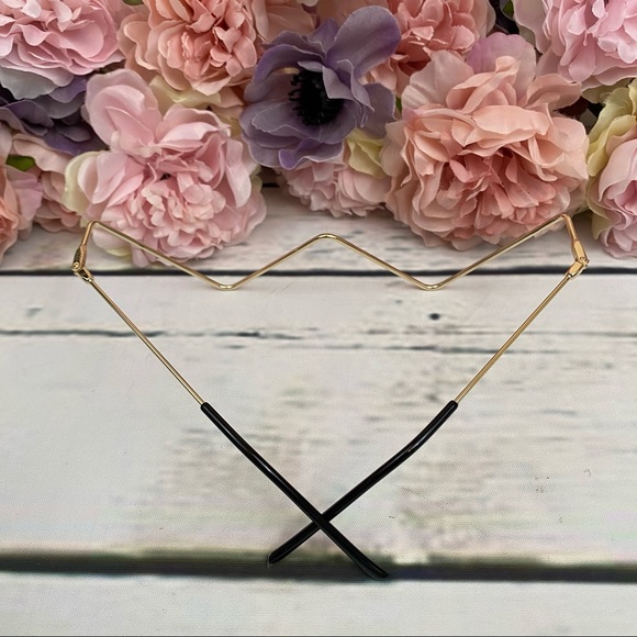 Avant Garde Triangular Gold Frame Lensless Glasses - Picture 11 of 16